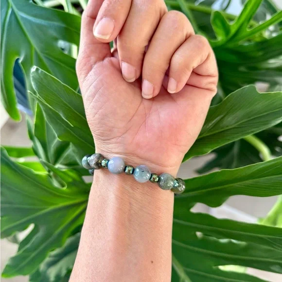 Strength in Stillness bracelet (one) - Picture 5 of 7